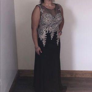 Black and gold formal/prom dress!